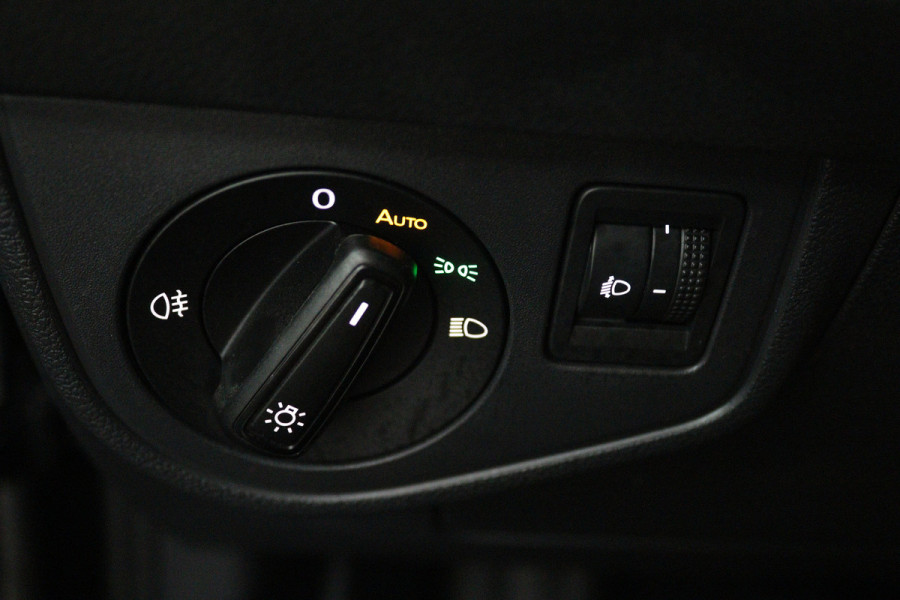Volkswagen Polo 1.0 TSI Life Business (TREKHAAK, STOELVERWARMING, CRUISE CONTROL ADAPTIEF, DIGITALE COCKPIT)