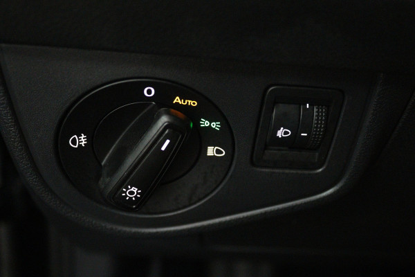 Volkswagen Polo 1.0 TSI Life Business (TREKHAAK, STOELVERWARMING, CRUISE CONTROL ADAPTIEF, DIGITALE COCKPIT)