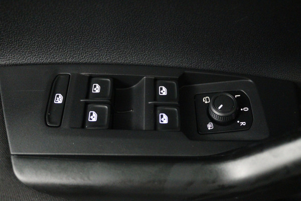 Volkswagen Polo 1.0 TSI Life Business (TREKHAAK, STOELVERWARMING, CRUISE CONTROL ADAPTIEF, DIGITALE COCKPIT)