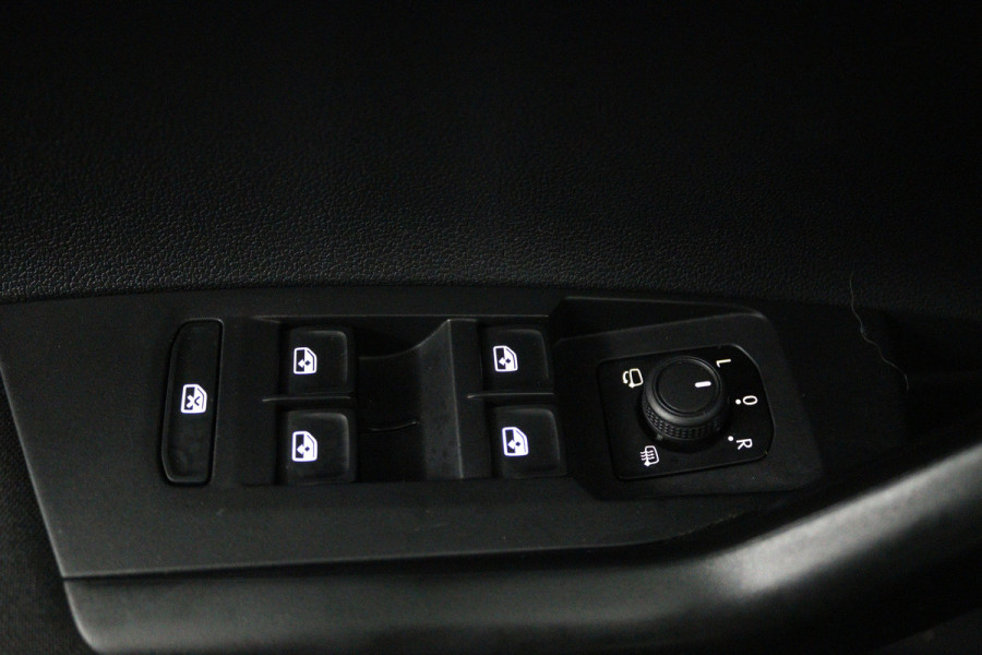 Volkswagen Polo 1.0 TSI Life Business (STOELVERWARMING, CAMERA, DIGITALE COCKPIT, CRUISE ADAPTIEF)