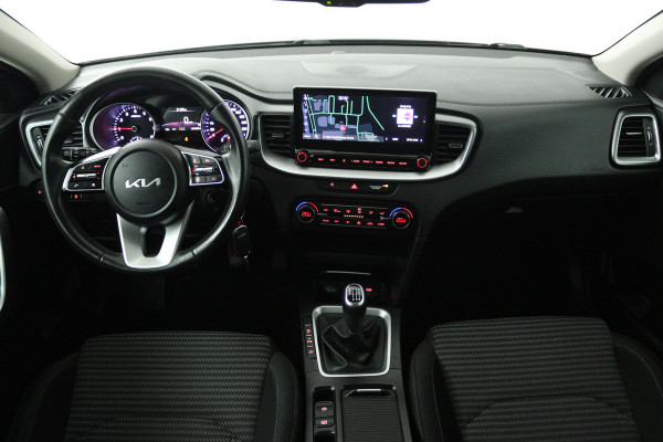 Kia Ceed Sportswagon 1.0 T-GDi DynamicLine (ACHTERUITRIJCAMERA, NAVIGATIE, CARPLAY, PARKEERSENSOREN)
