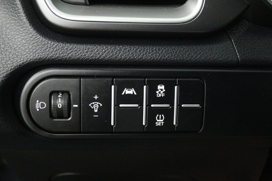 Kia Ceed Sportswagon 1.0 T-GDi DynamicLine (ACHTERUITRIJCAMERA, NAVIGATIE, CARPLAY, PARKEERSENSOREN)