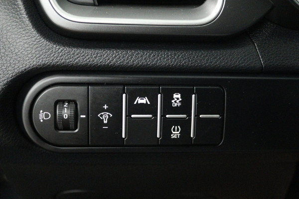 Kia Ceed Sportswagon 1.0 T-GDi DynamicLine (ACHTERUITRIJCAMERA, NAVIGATIE, CARPLAY, PARKEERSENSOREN)