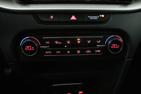 Kia Ceed Sportswagon 1.0 T-GDi DynamicLine (ACHTERUITRIJCAMERA, NAVIGATIE, CARPLAY, PARKEERSENSOREN)