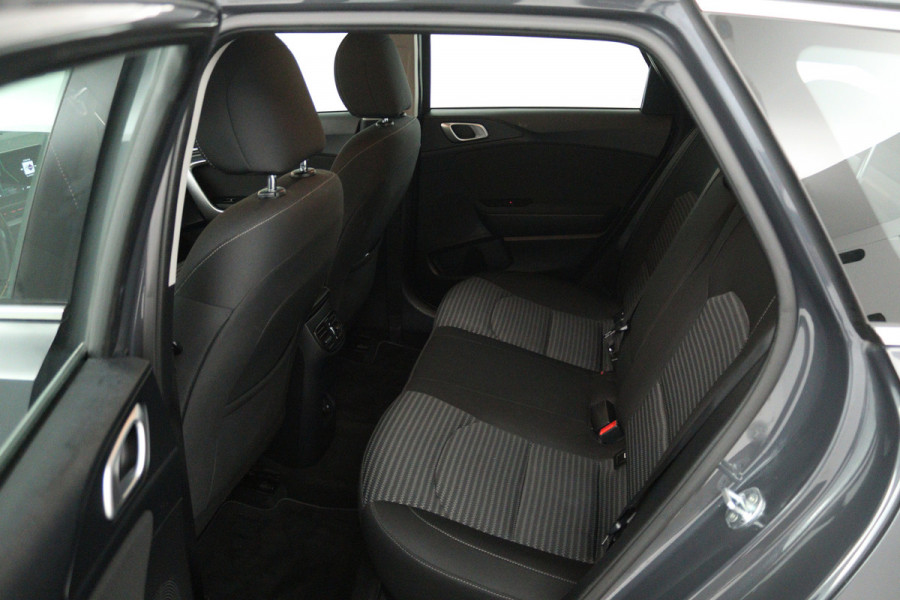 Kia Ceed Sportswagon 1.0 T-GDi DynamicLine (ACHTERUITRIJCAMERA, NAVIGATIE, CARPLAY, PARKEERSENSOREN)