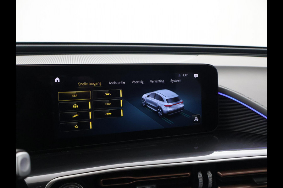 Mercedes-Benz EQC 400 4MATIC AMG SPORT 80 kWh + 21 INCH | TREKHAAK | BURMESTER | SCHUIFDAK | HEAD-UP | 360 CAMERA