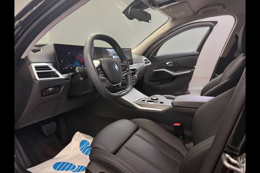 BMW 3 Serie Touring 330e ** LED. NAVI+, LEDER, TREKH, SPORTST, ACC, KEYLESS, ALARM, 18-inch LMV ** 1e EIG - UNFALLFREI ** ** INFORMEER OOK NAAR ONZE AANTREKKELIJKE FINANCIAL-LEASE TARIEVEN **