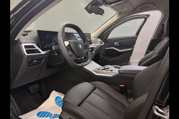 BMW 3 Serie Touring 330e ** LED. NAVI+, LEDER, TREKH, SPORTST, ACC, KEYLESS, ALARM, 18-inch LMV ** 1e EIG - UNFALLFREI ** ** INFORMEER OOK NAAR ONZE AANTREKKELIJKE FINANCIAL-LEASE TARIEVEN **