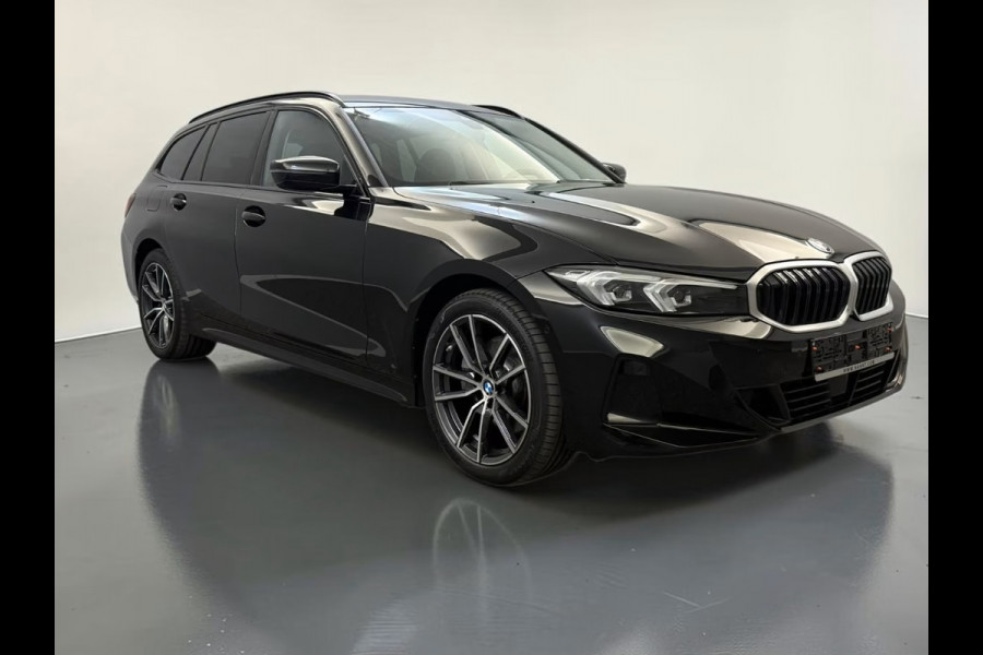 BMW 3 Serie Touring 330e ** LED. NAVI+, LEDER, TREKH, SPORTST, ACC, KEYLESS, ALARM, 18-inch LMV ** 1e EIG - UNFALLFREI ** ** INFORMEER OOK NAAR ONZE AANTREKKELIJKE FINANCIAL-LEASE TARIEVEN **