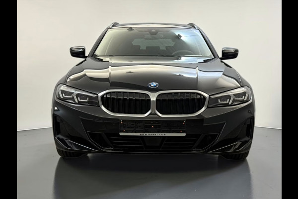 BMW 3 Serie Touring 330e ** LED. NAVI+, LEDER, TREKH, SPORTST, ACC, KEYLESS, ALARM, 18-inch LMV ** 1e EIG - UNFALLFREI ** ** INFORMEER OOK NAAR ONZE AANTREKKELIJKE FINANCIAL-LEASE TARIEVEN **