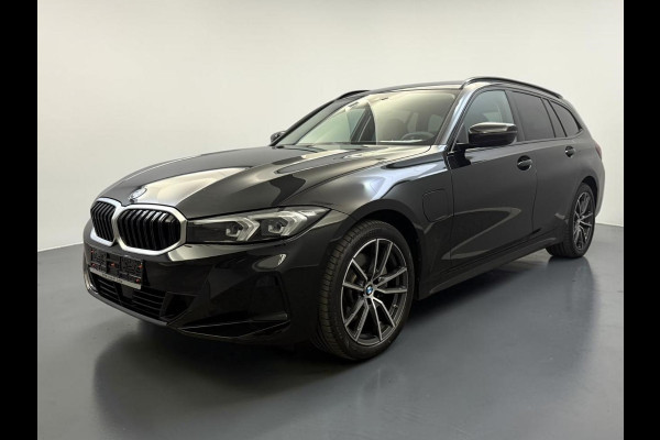 BMW 3 Serie Touring 330e ** LED. NAVI+, LEDER, TREKH, SPORTST, ACC, KEYLESS, ALARM, 18-inch LMV ** 1e EIG - UNFALLFREI ** ** INFORMEER OOK NAAR ONZE AANTREKKELIJKE FINANCIAL-LEASE TARIEVEN **