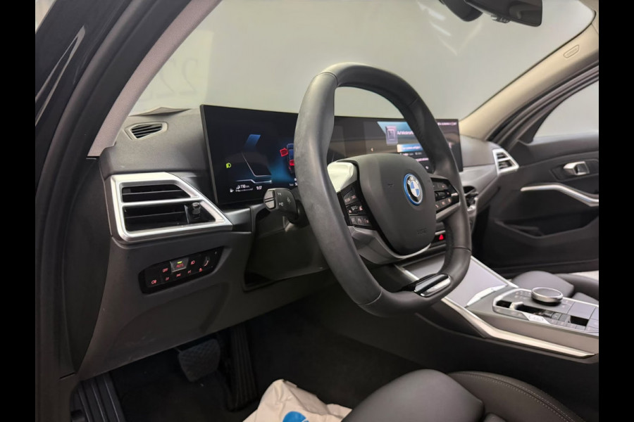 BMW 3 Serie Touring 330e ** LED. NAVI+, LEDER, TREKH, SPORTST, ACC, KEYLESS, ALARM, 18-inch LMV ** 1e EIG - UNFALLFREI ** ** INFORMEER OOK NAAR ONZE AANTREKKELIJKE FINANCIAL-LEASE TARIEVEN **