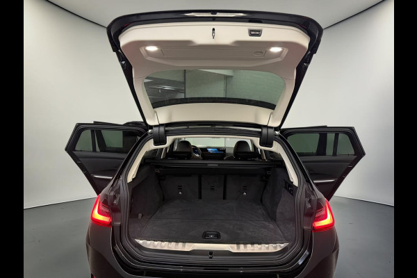 BMW 3 Serie Touring 330e ** LED. NAVI+, LEDER, TREKH, SPORTST, ACC, KEYLESS, ALARM, 18-inch LMV ** 1e EIG - UNFALLFREI ** ** INFORMEER OOK NAAR ONZE AANTREKKELIJKE FINANCIAL-LEASE TARIEVEN **