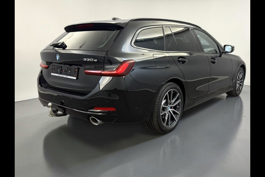 BMW 3 Serie Touring 330e ** LED. NAVI+, LEDER, TREKH, SPORTST, ACC, KEYLESS, ALARM, 18-inch LMV ** 1e EIG - UNFALLFREI ** ** INFORMEER OOK NAAR ONZE AANTREKKELIJKE FINANCIAL-LEASE TARIEVEN **