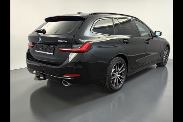 BMW 3 Serie Touring 330e ** LED. NAVI+, LEDER, TREKH, SPORTST, ACC, KEYLESS, ALARM, 18-inch LMV ** 1e EIG - UNFALLFREI ** ** INFORMEER OOK NAAR ONZE AANTREKKELIJKE FINANCIAL-LEASE TARIEVEN **
