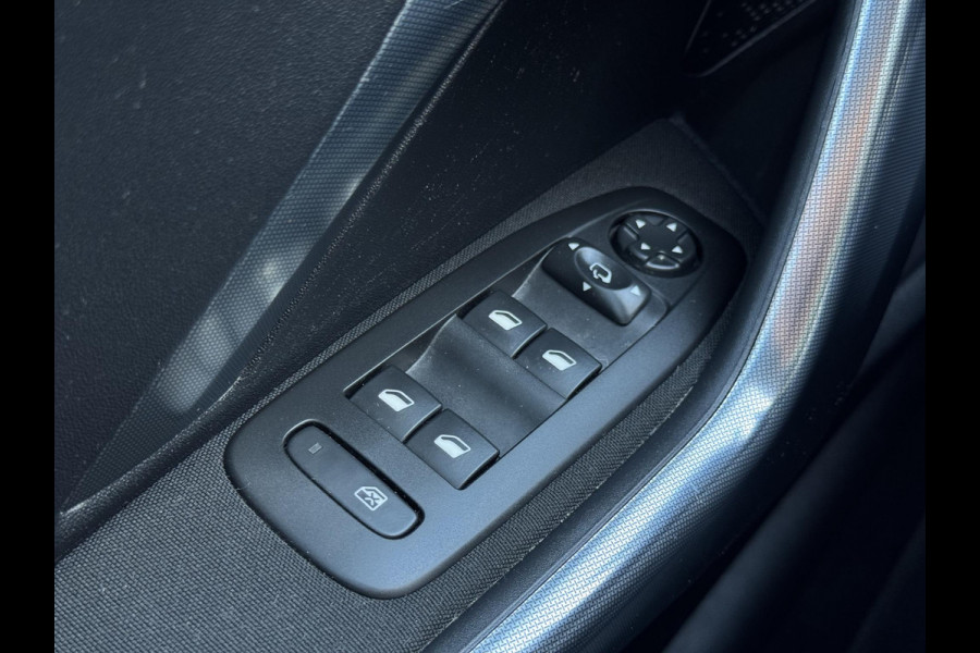 Peugeot 2008 1.2 PureTech Allure Navi|Pano|D-riem vv in 2025|Camera|Clima|Cruise|Carplay|N.A.P|Nieuwe APK bij Aflevering