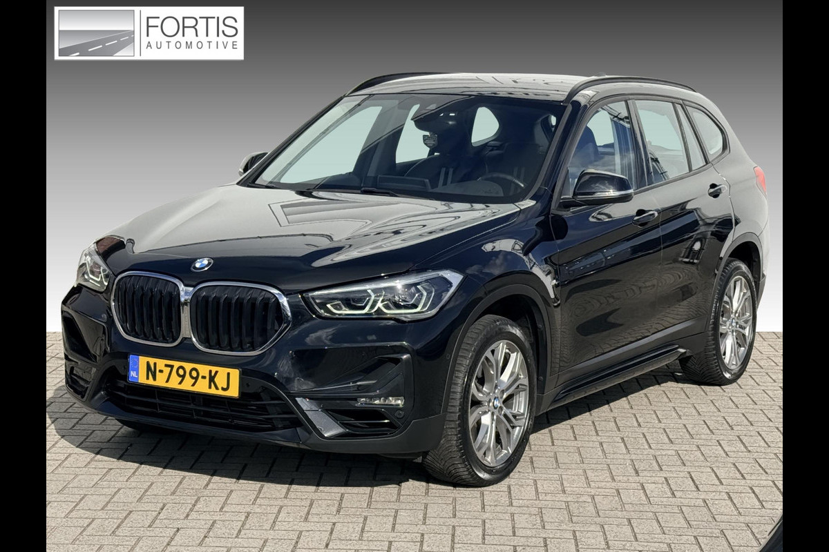 BMW X1 sDrive20i High Executive M-PAKKET | CARPLAY | CAMERA | LED