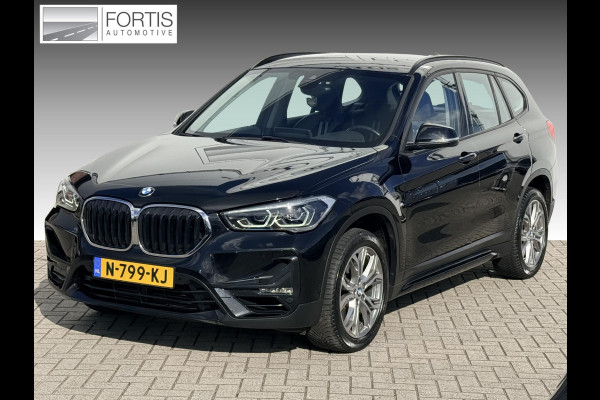 BMW X1 sDrive20i High Executive M-PAKKET | CARPLAY | CAMERA | LED