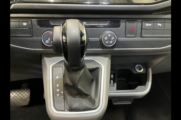 Volkswagen Transporter 2.0 TDI L2H1 Dubbele Cabine Highline Automaat Airco Cruise Control Apple Carplay/Android Auto Trekhaak Parkeersensoren