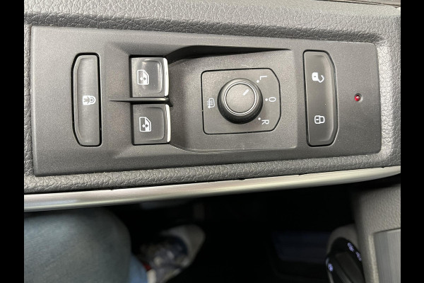 Volkswagen Transporter 2.0 TDI L2H1 Dubbele Cabine Highline Automaat Airco Cruise Control Apple Carplay/Android Auto Trekhaak Parkeersensoren