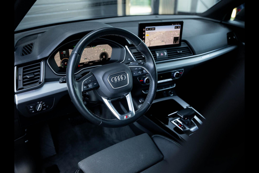 Audi Q5 50 TFSI e S edition | Facelift | Black optic | Panoramadak | Trekhaak | Adaptive cruise control | Camera