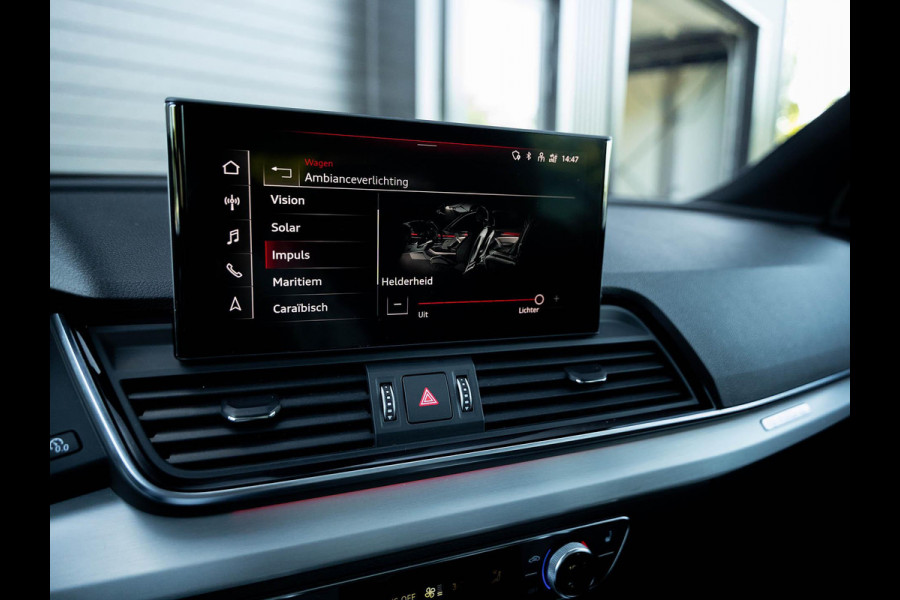 Audi Q5 50 TFSI e S edition | Facelift | Black optic | Panoramadak | Trekhaak | Adaptive cruise control | Camera