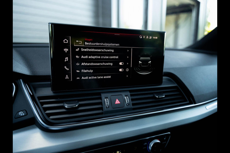 Audi Q5 50 TFSI e S edition | Facelift | Black optic | Panoramadak | Trekhaak | Adaptive cruise control | Camera