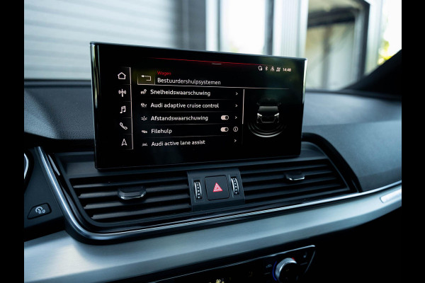 Audi Q5 50 TFSI e S edition | Facelift | Black optic | Panoramadak | Trekhaak | Adaptive cruise control | Camera