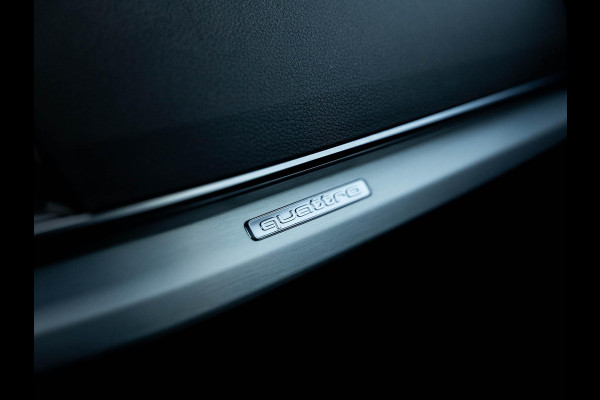 Audi Q5 50 TFSI e S edition | Facelift | Black optic | Panoramadak | Trekhaak | Adaptive cruise control | Camera