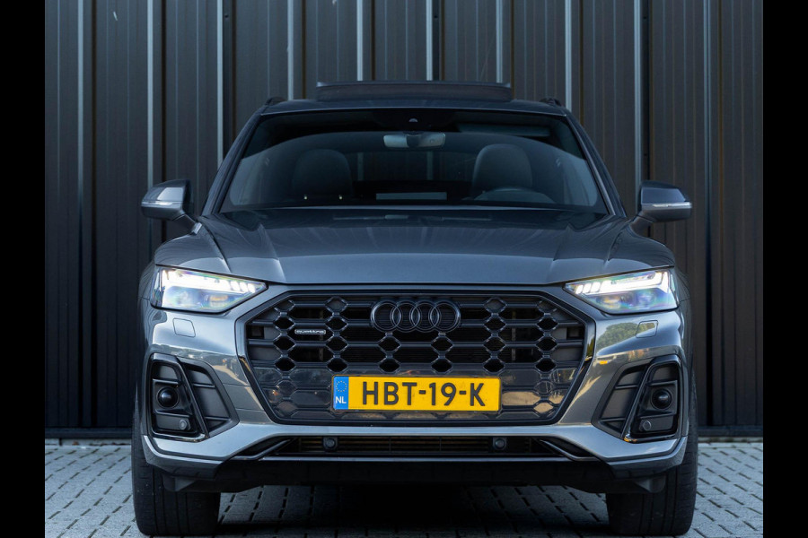 Audi Q5 50 TFSI e S edition | Facelift | Black optic | Panoramadak | Trekhaak | Adaptive cruise control | Camera