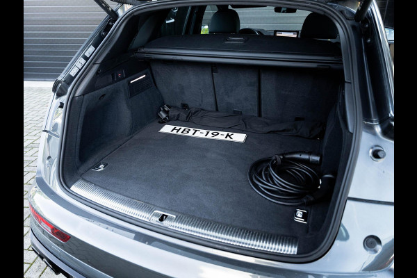 Audi Q5 50 TFSI e S edition | Facelift | Black optic | Panoramadak | Trekhaak | Adaptive cruise control | Camera