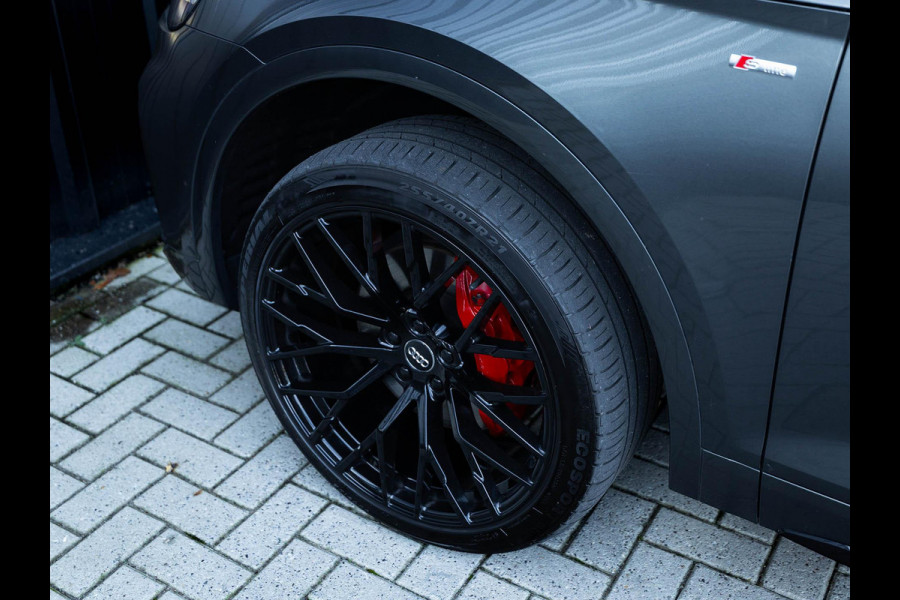 Audi Q5 50 TFSI e S edition | Facelift | Black optic | Panoramadak | Trekhaak | Adaptive cruise control | Camera