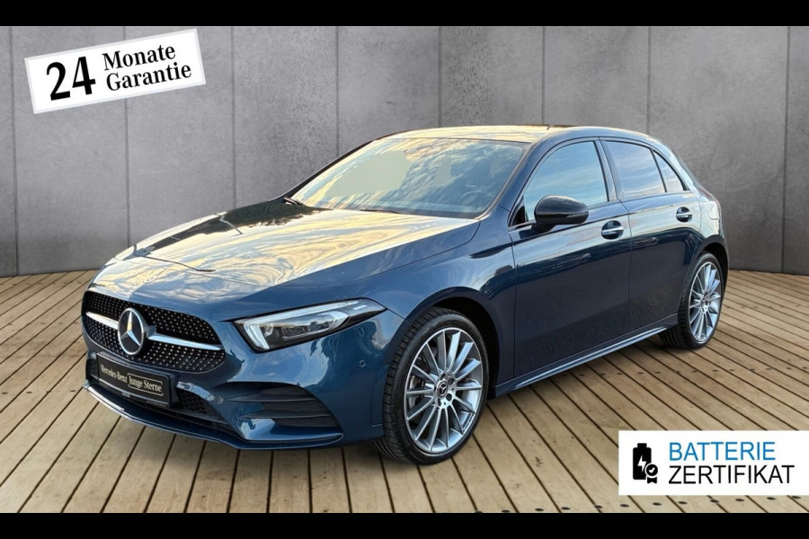 Mercedes-Benz A-Klasse 250e AMG ** NIGHT, MBUX+, PANO, TREKH, HuD, 2-Zone CLIMA, 19-inch LMV,  ** 1e EIG - UNFALLFREI ** ** INFORMEER OOK NAAR ONZE AANTREKKELIJKE FINANCIAL-LEASE TARIEVEN **