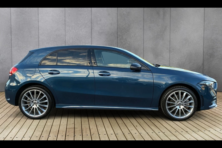 Mercedes-Benz A-Klasse 250e AMG ** NIGHT, MBUX+, PANO, TREKH, HuD, 2-Zone CLIMA, 19-inch LMV,  ** 1e EIG - UNFALLFREI ** ** INFORMEER OOK NAAR ONZE AANTREKKELIJKE FINANCIAL-LEASE TARIEVEN **