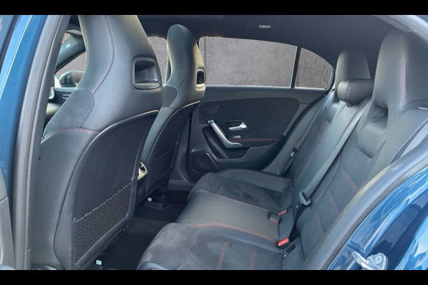 Mercedes-Benz A-Klasse 250e AMG ** NIGHT, MBUX+, PANO, TREKH, HuD, 2-Zone CLIMA, 19-inch LMV,  ** 1e EIG - UNFALLFREI ** ** INFORMEER OOK NAAR ONZE AANTREKKELIJKE FINANCIAL-LEASE TARIEVEN **