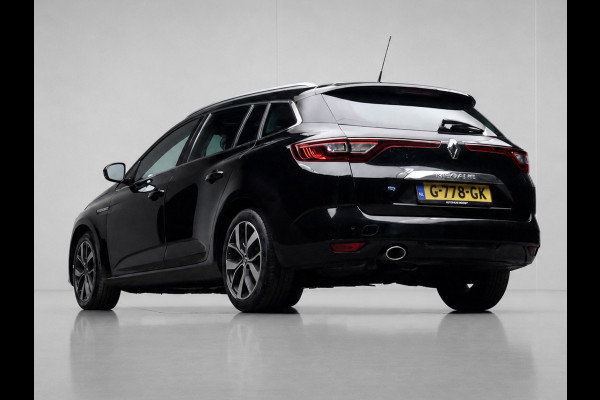 Renault Mégane Estate 1.3 TCe Bose (SCHUIFDAK,APPLE CARPLAY,NAVI,LEDER,SPORTSTOELEN,CAMERA,TREKHAAK,PDC,CRUISE,GETINT,NETTESTAAT)