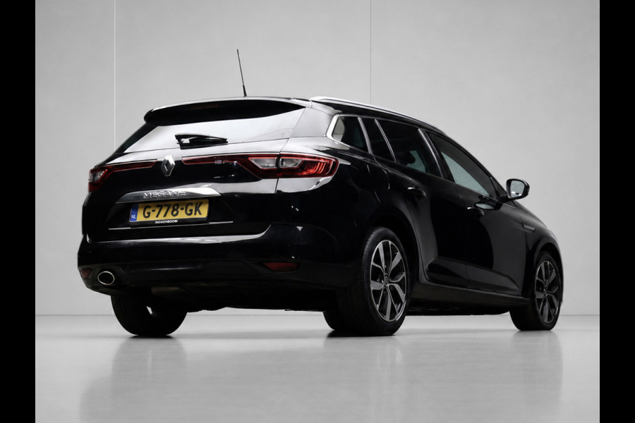 Renault Mégane Estate 1.3 TCe Bose (SCHUIFDAK,APPLE CARPLAY,NAVI,LEDER,SPORTSTOELEN,CAMERA,TREKHAAK,PDC,CRUISE,GETINT,NETTESTAAT)