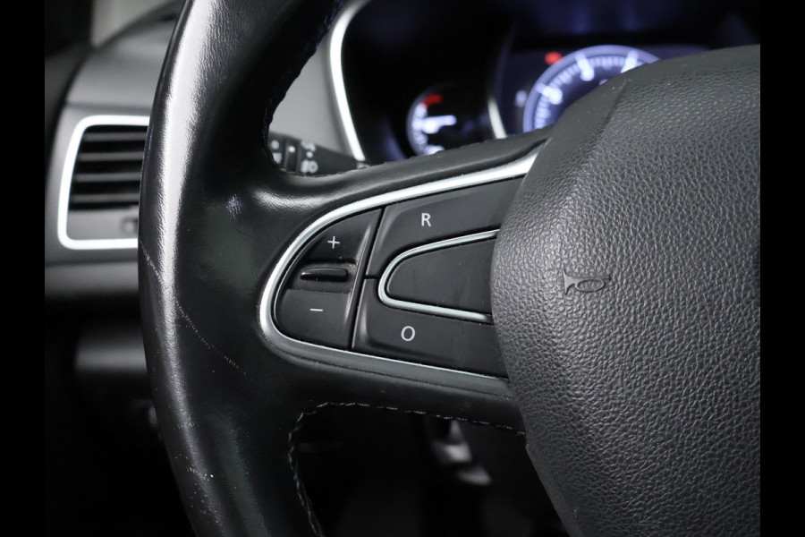 Renault Mégane Estate 1.3 TCe Bose (SCHUIFDAK,APPLE CARPLAY,NAVI,LEDER,SPORTSTOELEN,CAMERA,TREKHAAK,PDC,CRUISE,GETINT,NETTESTAAT)