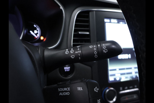 Renault Mégane Estate 1.3 TCe Bose (SCHUIFDAK,APPLE CARPLAY,NAVI,LEDER,SPORTSTOELEN,CAMERA,TREKHAAK,PDC,CRUISE,GETINT,NETTESTAAT)