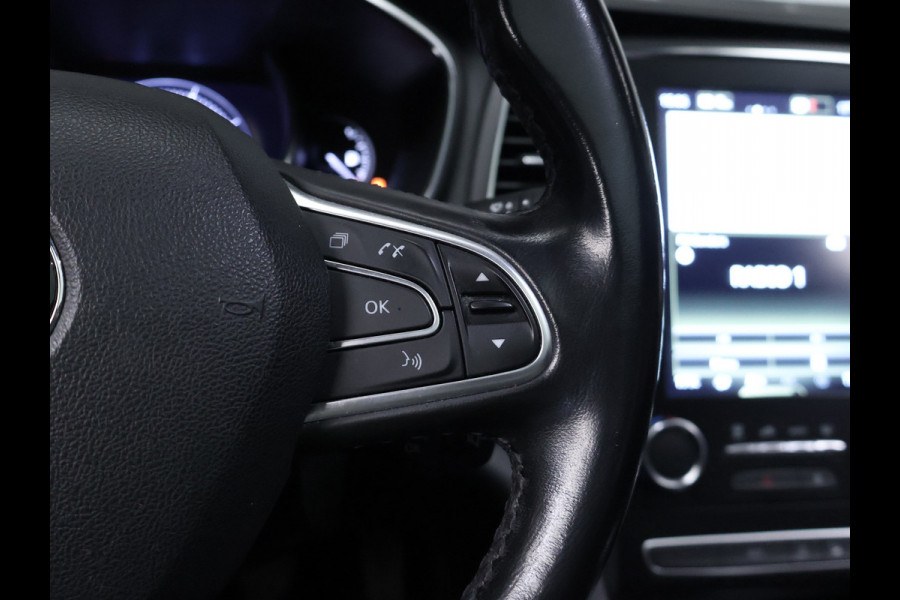 Renault Mégane Estate 1.3 TCe Bose (SCHUIFDAK,APPLE CARPLAY,NAVI,LEDER,SPORTSTOELEN,CAMERA,TREKHAAK,PDC,CRUISE,GETINT,NETTESTAAT)
