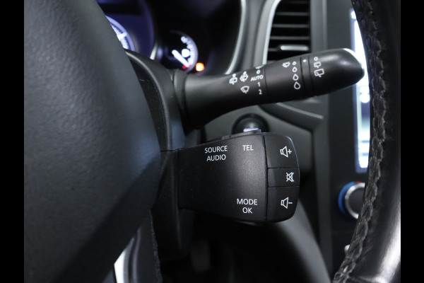 Renault Mégane Estate 1.3 TCe Bose (SCHUIFDAK,APPLE CARPLAY,NAVI,LEDER,SPORTSTOELEN,CAMERA,TREKHAAK,PDC,CRUISE,GETINT,NETTESTAAT)