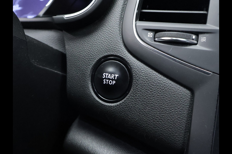 Renault Mégane Estate 1.3 TCe Bose (SCHUIFDAK,APPLE CARPLAY,NAVI,LEDER,SPORTSTOELEN,CAMERA,TREKHAAK,PDC,CRUISE,GETINT,NETTESTAAT)