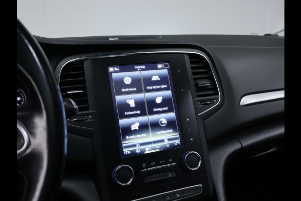 Renault Mégane Estate 1.3 TCe Bose (SCHUIFDAK,APPLE CARPLAY,NAVI,LEDER,SPORTSTOELEN,CAMERA,TREKHAAK,PDC,CRUISE,GETINT,NETTESTAAT)