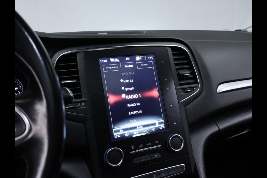 Renault Mégane Estate 1.3 TCe Bose (SCHUIFDAK,APPLE CARPLAY,NAVI,LEDER,SPORTSTOELEN,CAMERA,TREKHAAK,PDC,CRUISE,GETINT,NETTESTAAT)