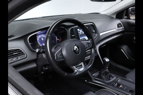 Renault Mégane Estate 1.3 TCe Bose (SCHUIFDAK,APPLE CARPLAY,NAVI,LEDER,SPORTSTOELEN,CAMERA,TREKHAAK,PDC,CRUISE,GETINT,NETTESTAAT)