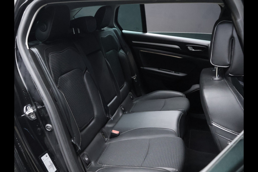 Renault Mégane Estate 1.3 TCe Bose (SCHUIFDAK,APPLE CARPLAY,NAVI,LEDER,SPORTSTOELEN,CAMERA,TREKHAAK,PDC,CRUISE,GETINT,NETTESTAAT)