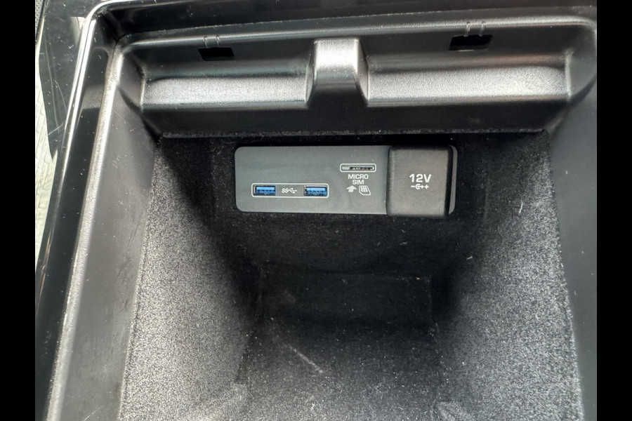 Land Rover Range Rover Evoque 2.0 P200 AWD R-Dynamic HSE 2x Memory Carplay Camera Panorama All season banden