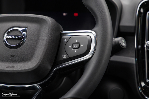 Volvo XC40 Recharge Plus 70 kWh | Adaptieve cruise | Blis | Metallic | Full-LED |