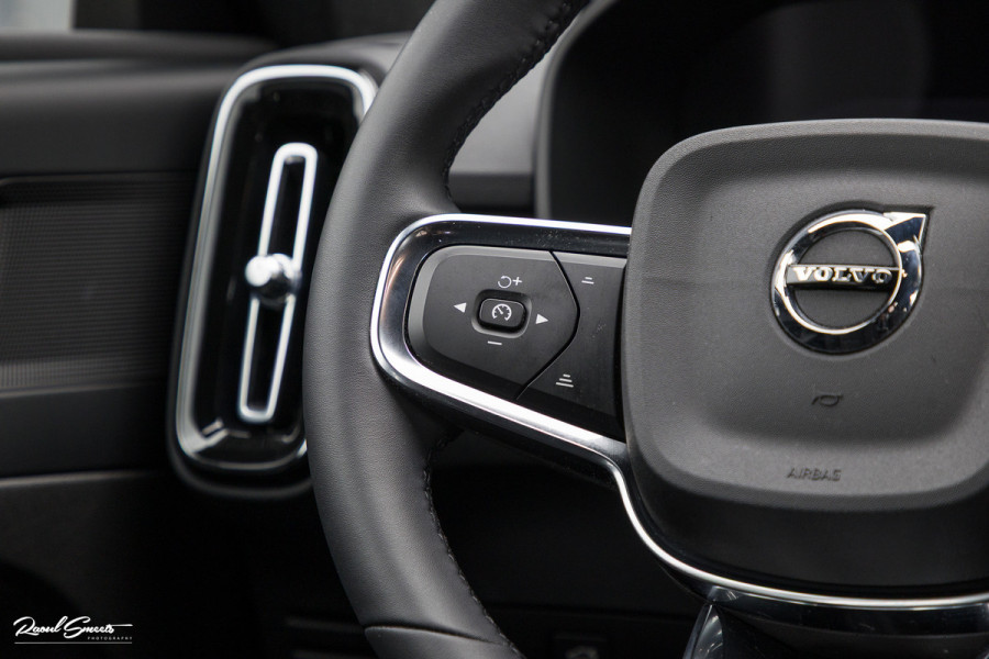 Volvo XC40 Recharge Plus 70 kWh | Adaptieve cruise | Blis | Metallic | Full-LED |