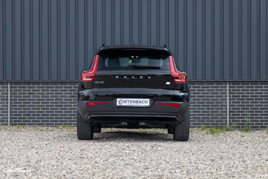 Volvo XC40 Recharge Plus 70 kWh | Adaptieve cruise | Blis | Metallic | Full-LED |